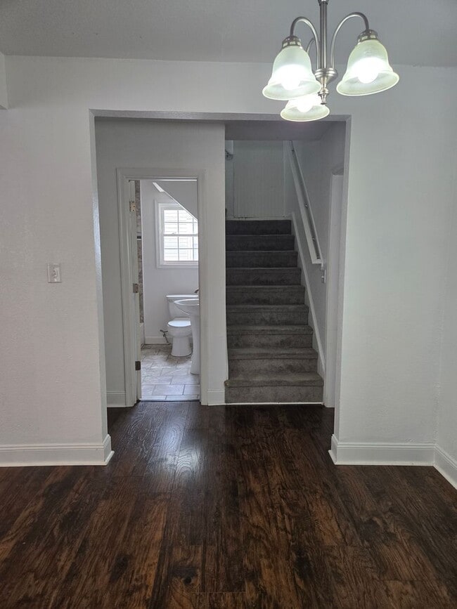 Foto del edificio - Lovely 3 Bedroom Home Available Now