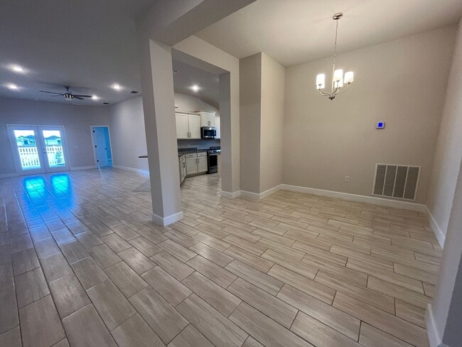 Foto del edificio - 2567 Averland Lp