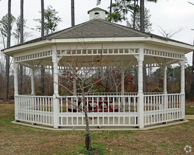 Building Photo - Holly Park Estates