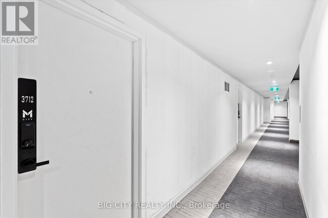 Photo du bâtiment - 3883-3883 Quartz Rd
