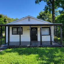Building Photo - 1534 Bacon St