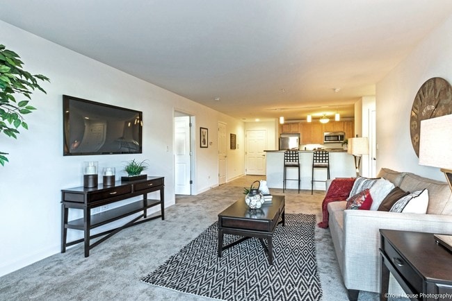 Apartments for Rent with Extra Storage Near The Carriage Homes of Fox ...