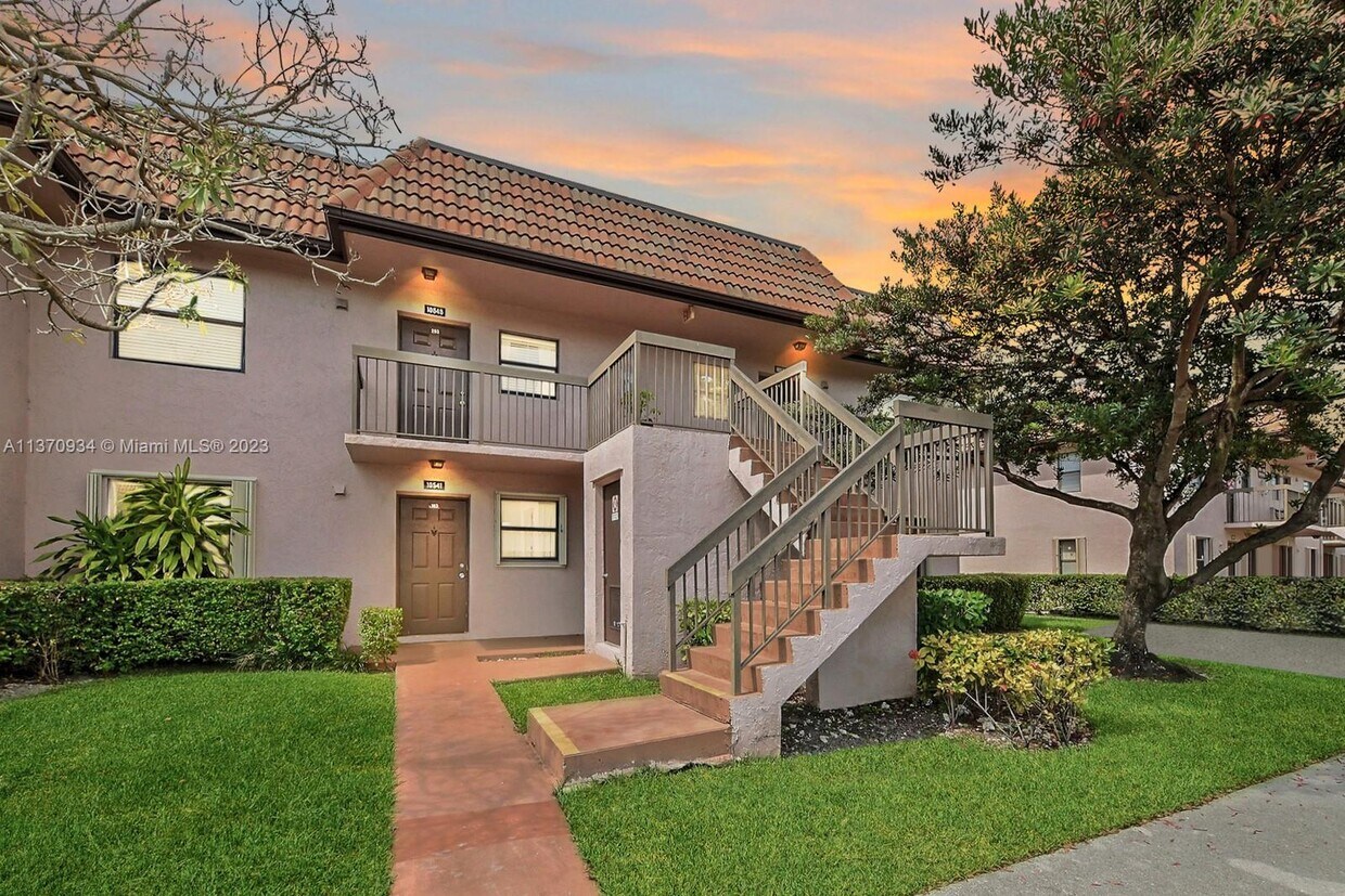 Primary Photo - 10537 NW 10th St