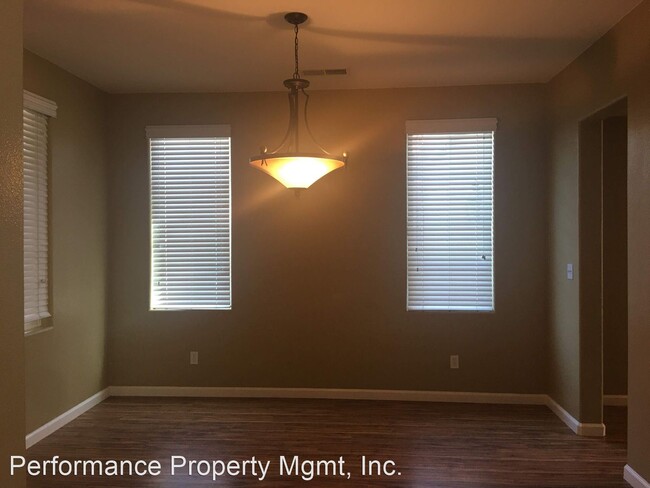 Foto del edificio - 4 br, 2.5 bath House - 4225 N. Del Rey Ave.