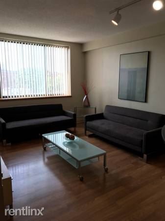 Foto del edificio - 169 Monsignor Obrien Hwy