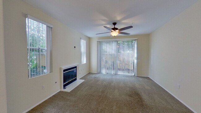 Foto del edificio - 2 Bedroom Condo in Irvine