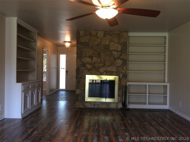 Building Photo - 4912 S Knoxville Pl