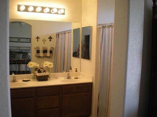 Foto del edificio - El Dorado 3 Bedroom Condo