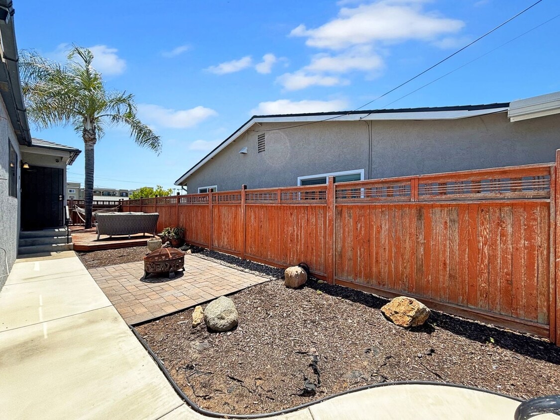 Primary Photo - Charming 2BD/1BA House in Hillcrest W/ Min...