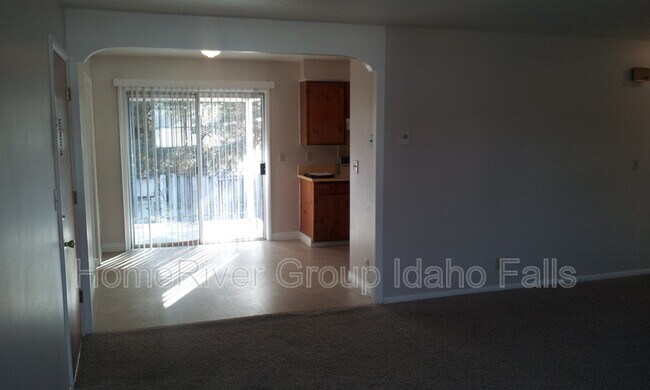 Building Photo - 1080 Garfield St