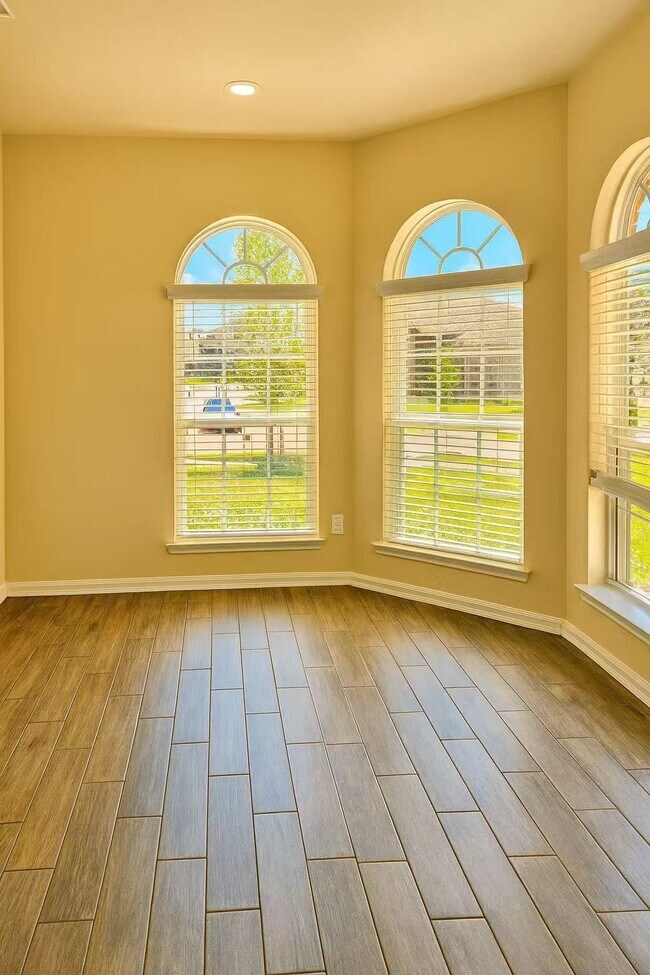 Building Photo - 5222 Windy Plantation Dr
