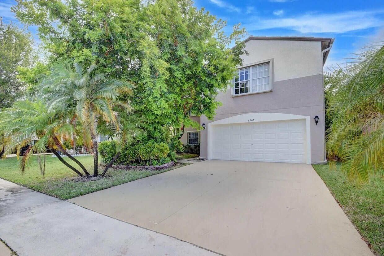 Foto principal - 6705 Rivermill Club Dr