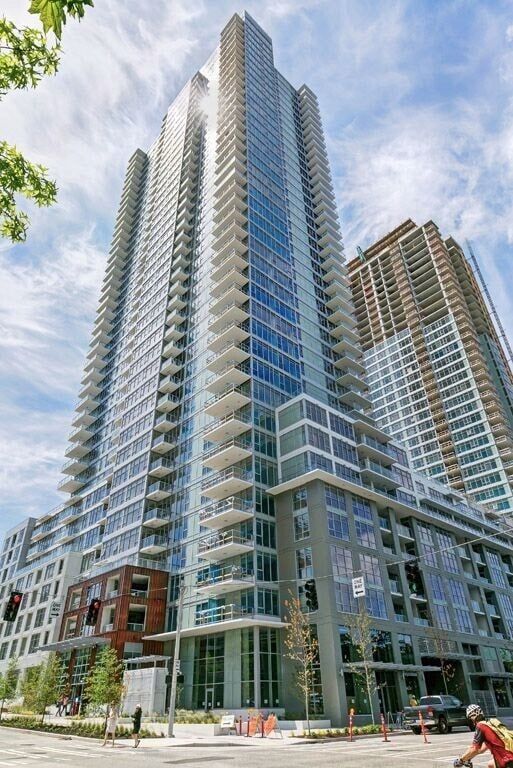 Building Photo - Insignia View - 2 Bedroom / 1.75 Bath w/ O...