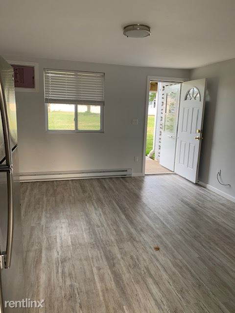 Foto del edificio - 2 br, 1 bath  - 131 Cosey Beach Ave Apt A4