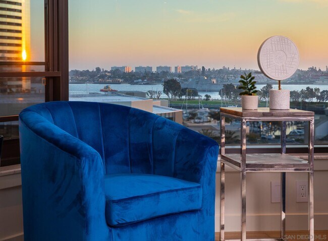 Foto del edificio - 500 W Harbor Dr
