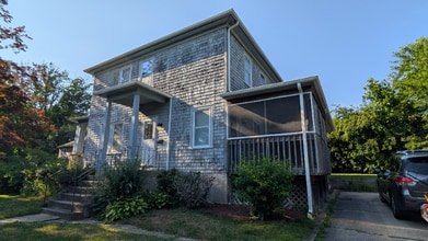 Building Photo - 27 Hazard St