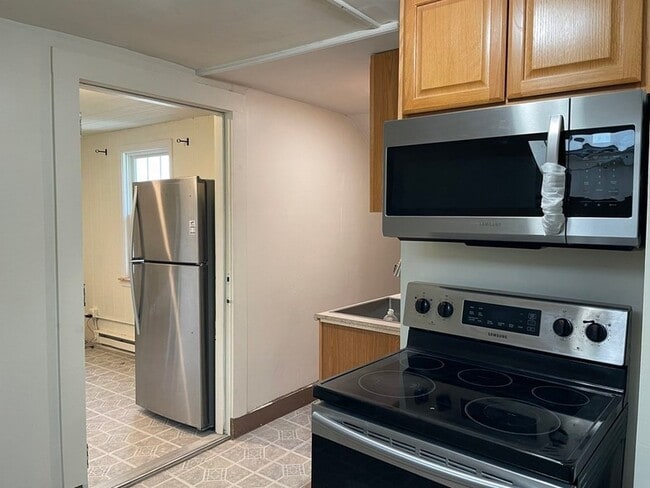 Building Photo - 4 Underwood Ct