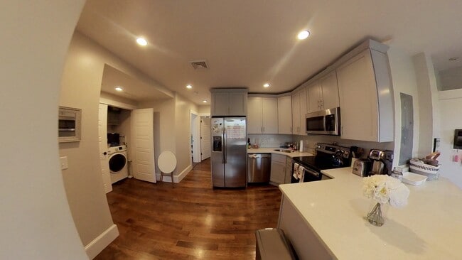 Building Photo - 1404 Commonwealth Ave