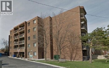 Building Photo - 3950 Wyandotte St E
