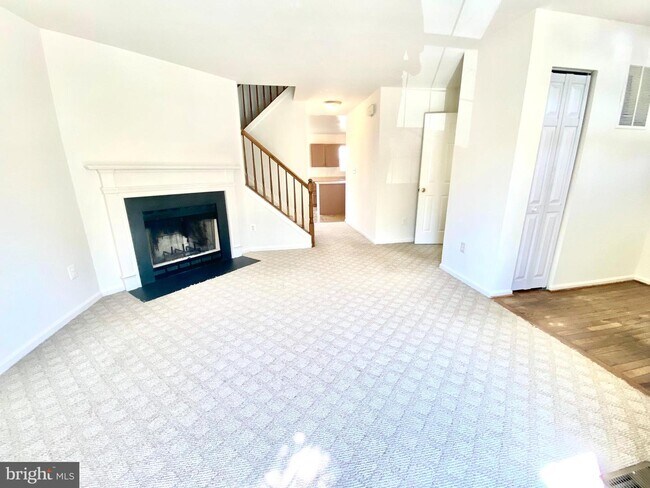 Building Photo - 14961 Vireo Ct