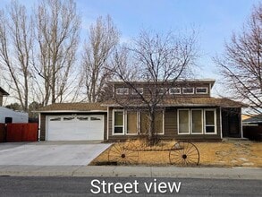 Building Photo - 715 Sundance Dr