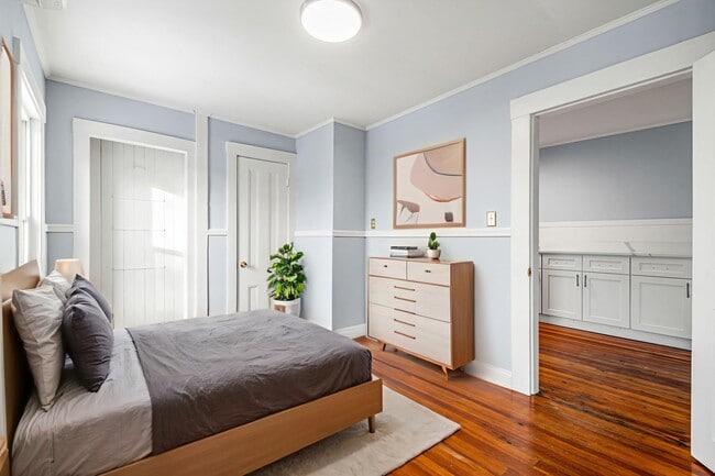 Building Photo - 1281 Middlesex St