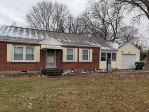 Building Photo - 1304 Blue Vale Way