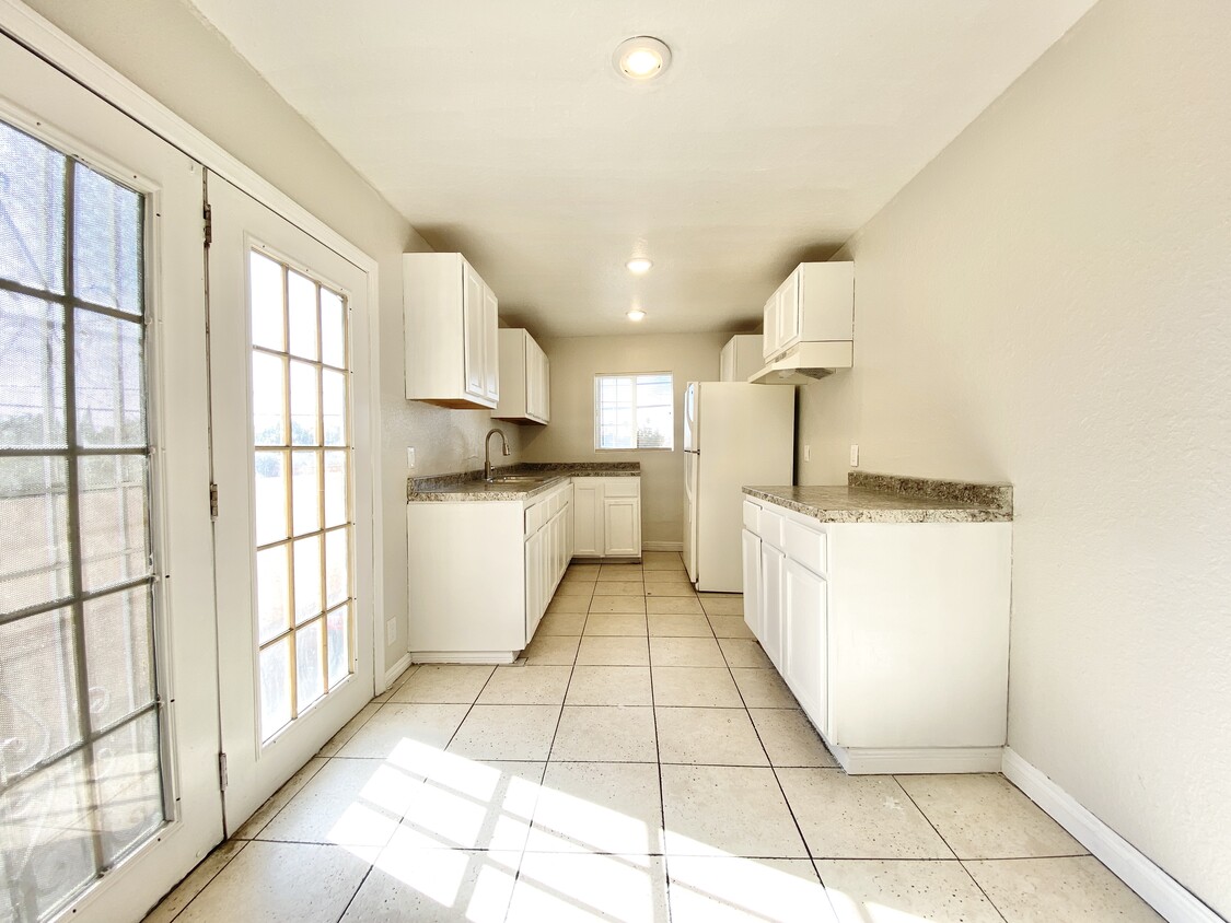Primary Photo - 6339 10th Ave