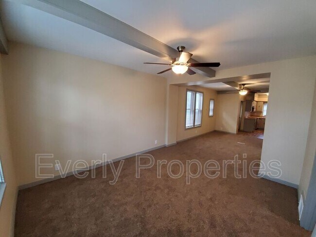 Foto del edificio - 525 E Potter Ave