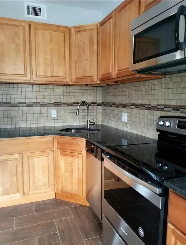 Foto del edificio - 5147 Catharine St