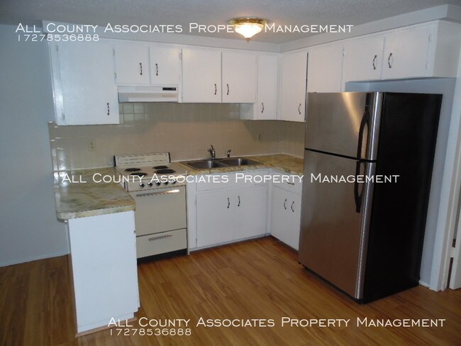 Foto del edificio - 6444 Adams St