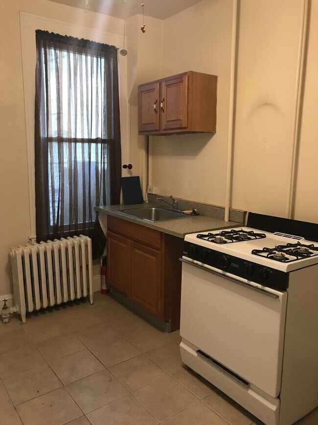 Foto del edificio - 1 Bedroom Apartment in Hampden