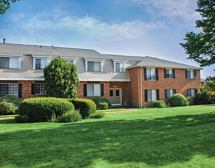 Waverlywood Apartments & Townhomes Rentals Webster, NY