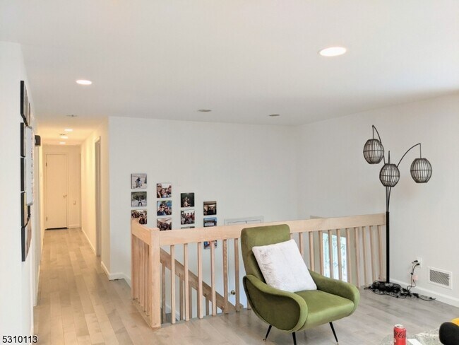 Foto del edificio - 15 Thurston Dr