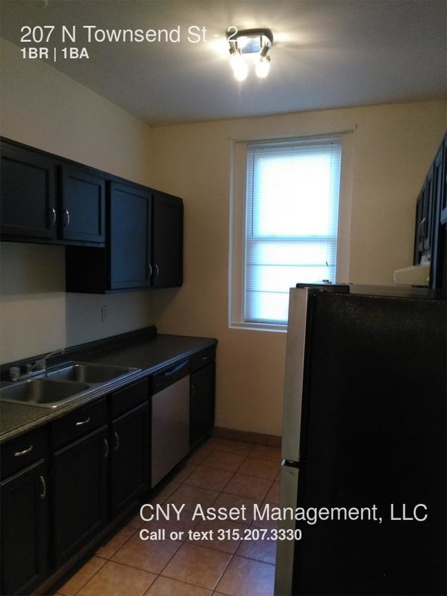 Building Photo - 207 N Townsend St
