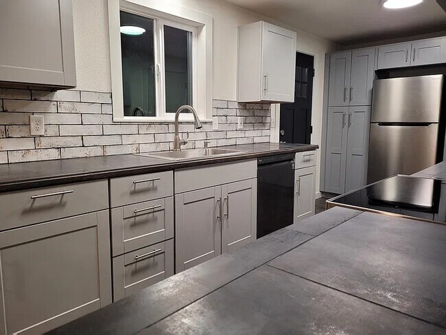 Foto del edificio - 9029 Boulder Ln SE