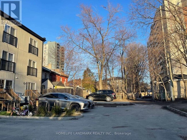 Building Photo - 184 Wilson St