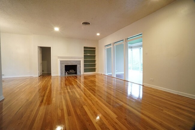 Building Photo - 149 Downing Dr