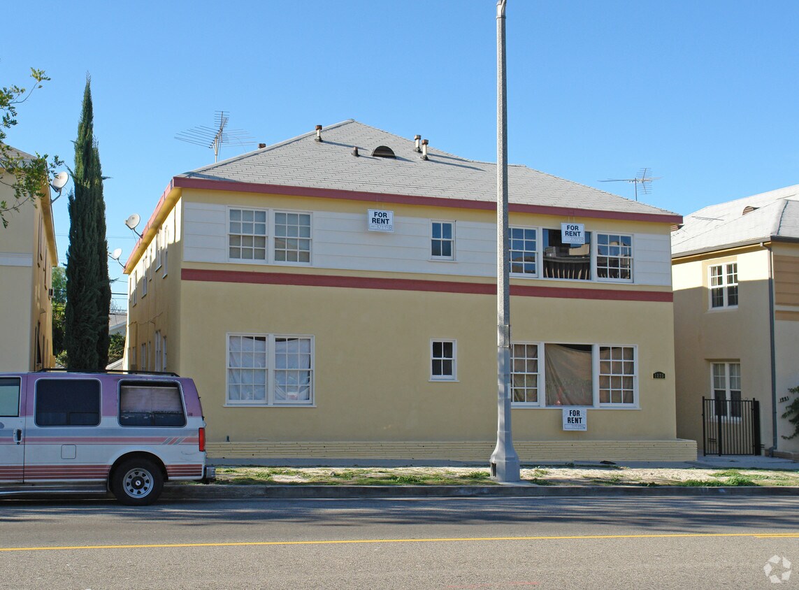 Building Photo - 1225 S Fairfax Ave