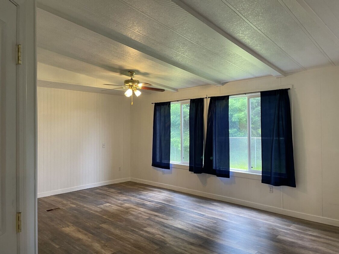Foto principal - Charming Coupeville Home with Large Fully ...