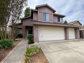 Building Photo - 9154 Old Creek Dr