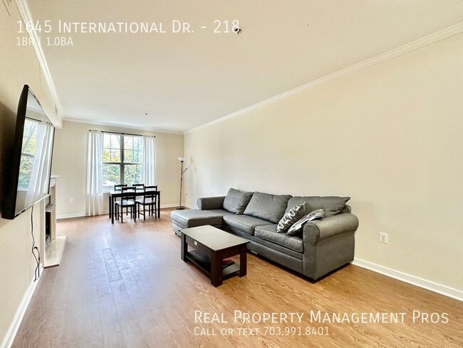 Building Photo - 1645 International Dr