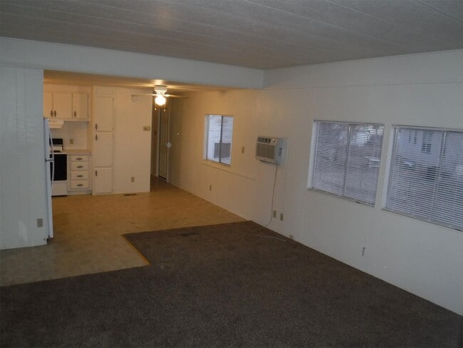 Building Photo - 1396 Prairiegrass Rd