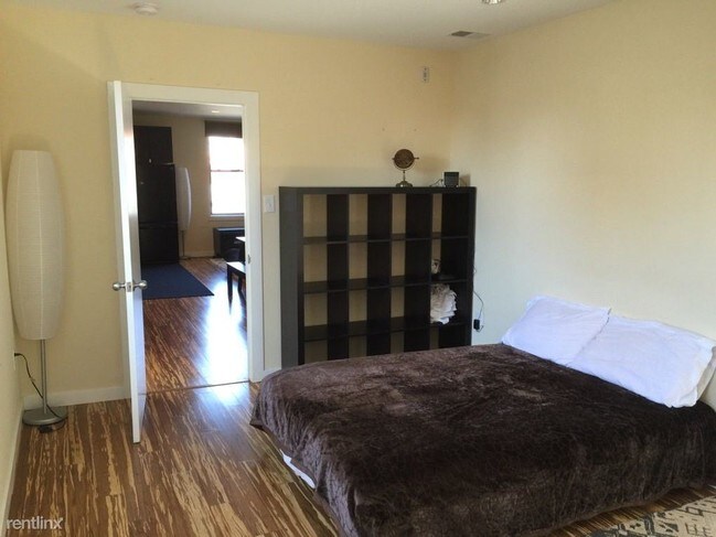 Building Photo - 1 br, 1 bath  - 108 E Girard Ave