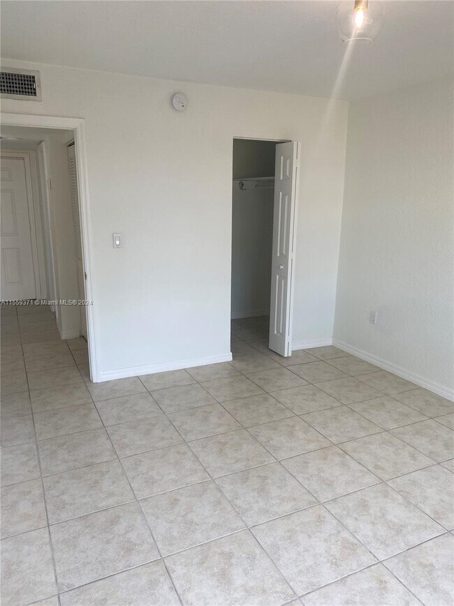 Building Photo - 7725 SW 88th St