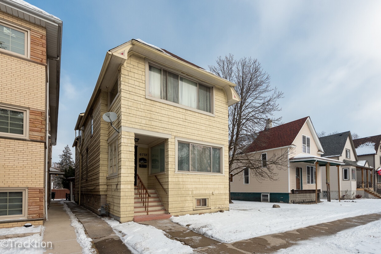 6733 31st St Unit 1, Berwyn, IL 60402 Room for Rent in Berwyn, IL