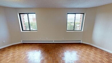 Interior Photo - 614 Lake