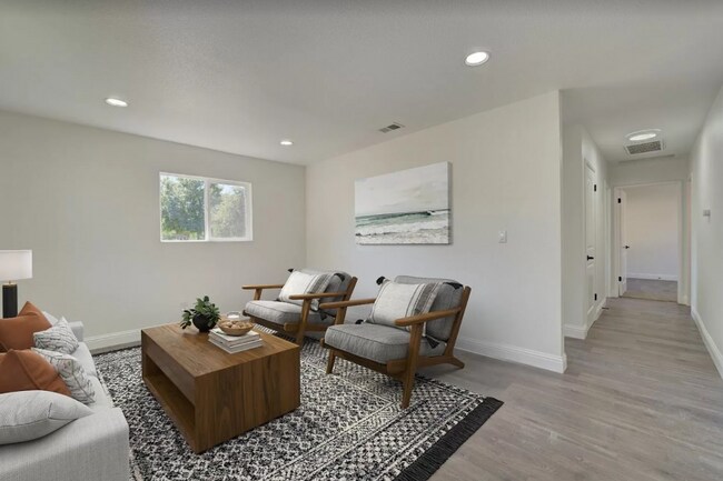 Building Photo - 7470 Peacock Way