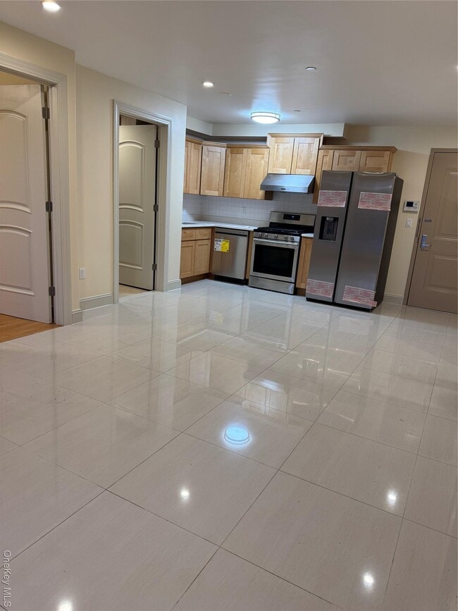 Building Photo - 65-38 Austin St