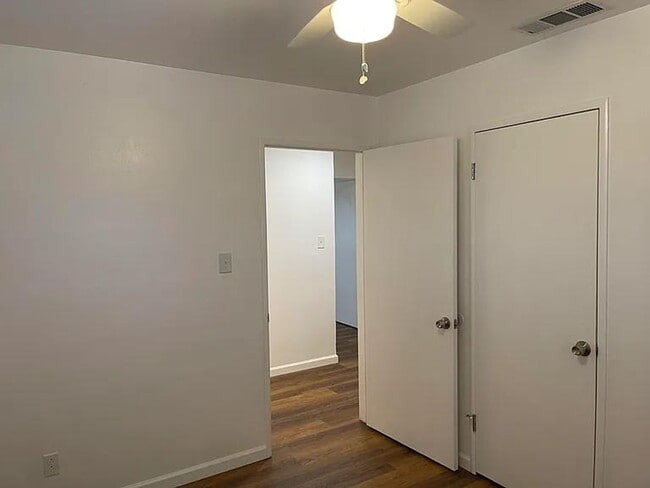 Building Photo - Red Bluff 4 bedroom